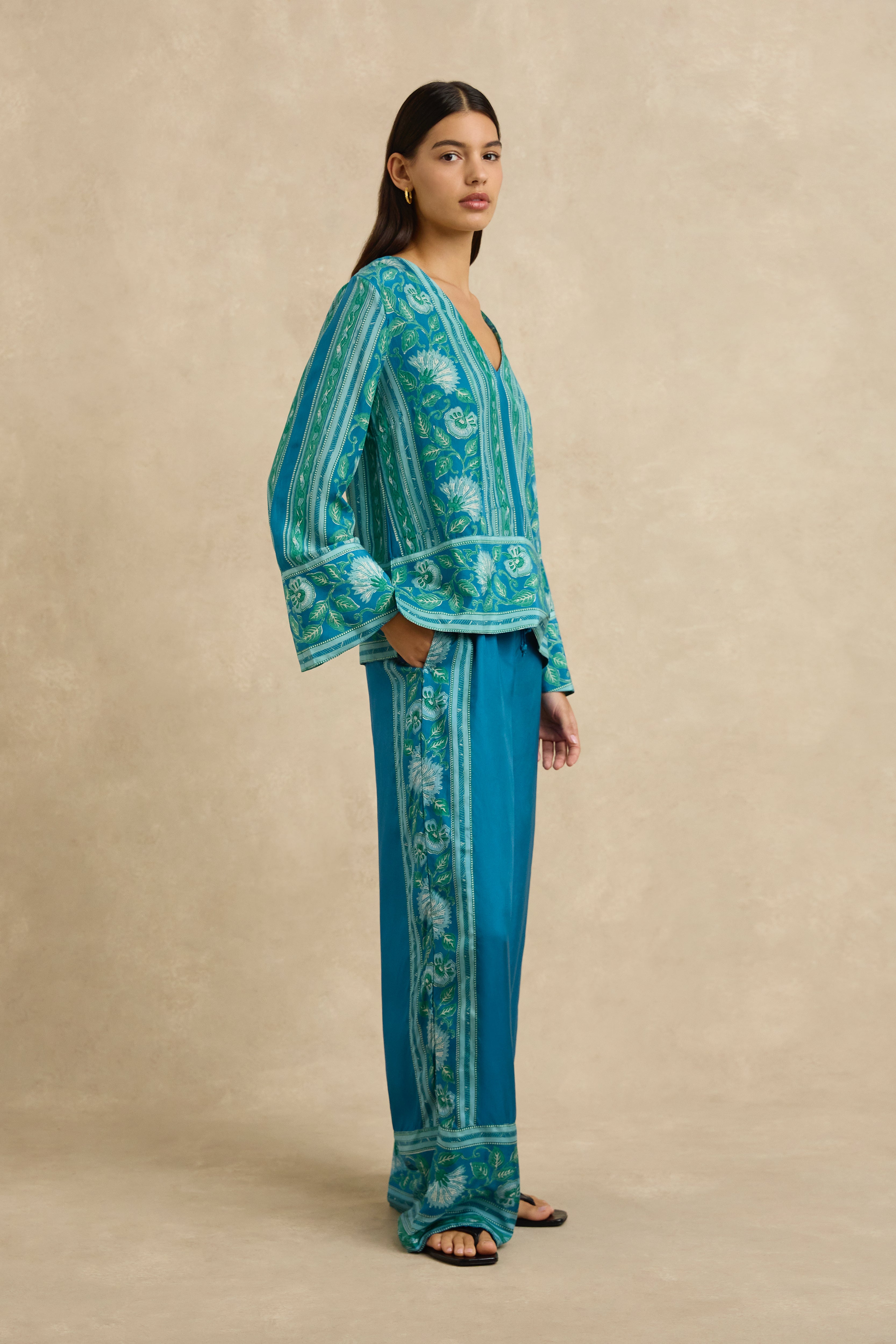 Azra Pant - Spring Daisy Dark Blue